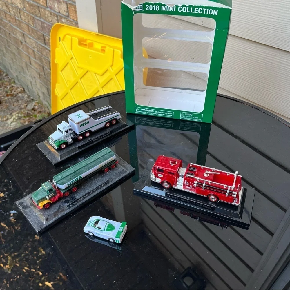 Mini HESS 2018 Vehicle Play Set - Red, Green, White